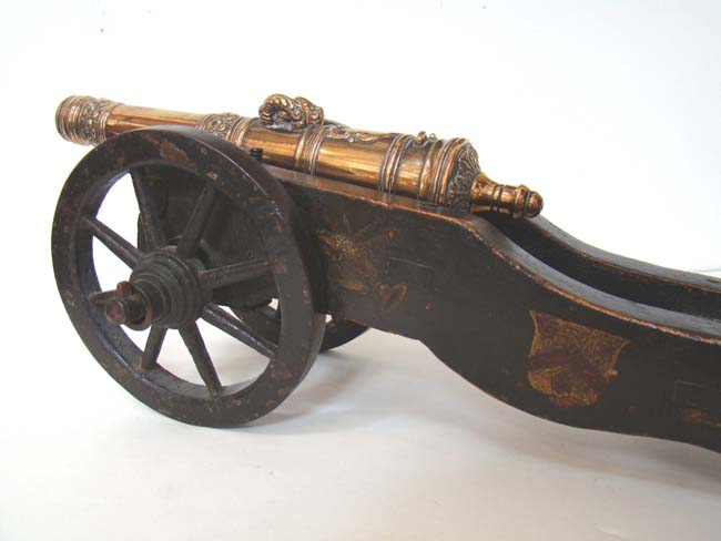 A wonderful 17th century Dutch bronze barreled salute cannon with original painted carriage — image 4
